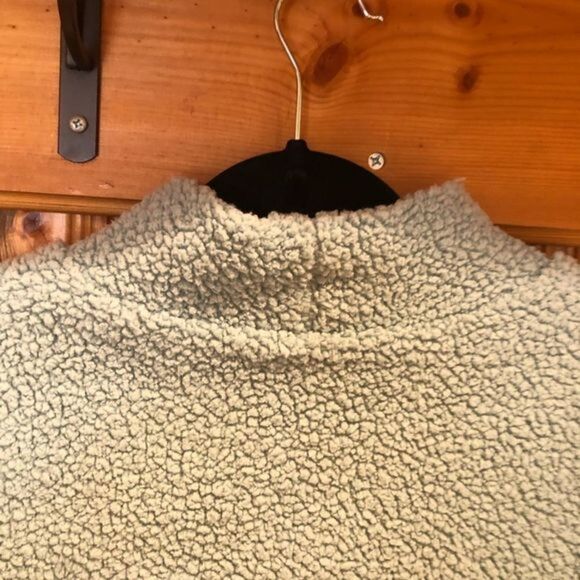 Gap Sherpa Mock Neck Pull Over Size Small - Picture 9 of 15